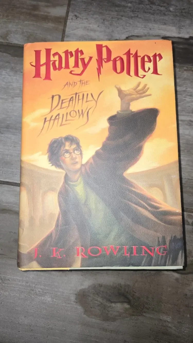 Harry Potter and the Deathly Hallows - First Edition First Print